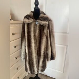 Dennis by Dennis Basso Luxe Faux Fur Coat | Vintage Glam Brown Neutral | Size S